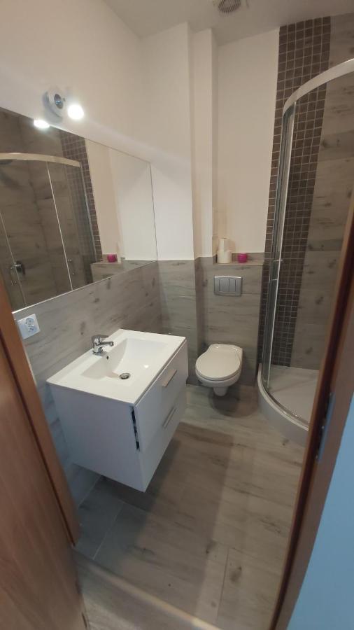 Hostel Polnocna 61 ソスノヴィエツ エクステリア 写真