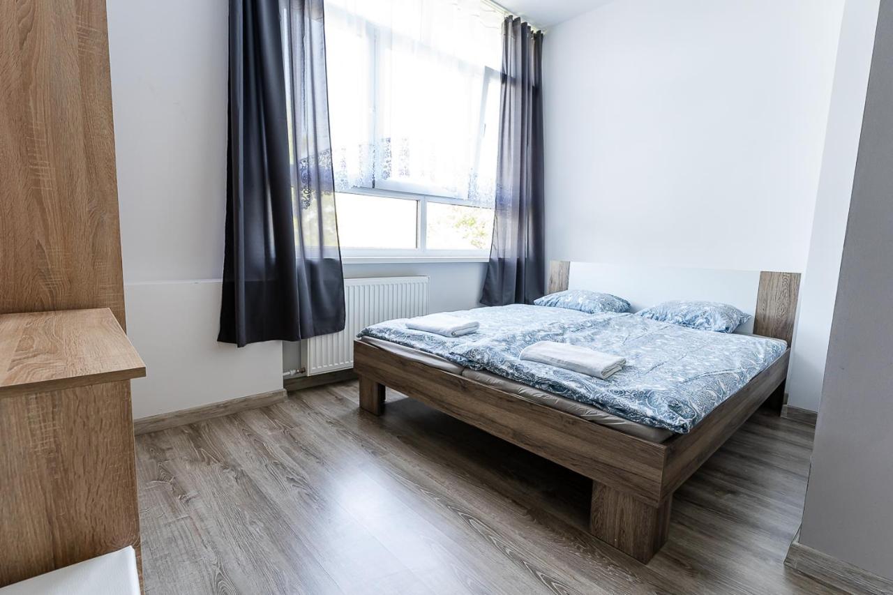 Hostel Polnocna 61 ソスノヴィエツ エクステリア 写真