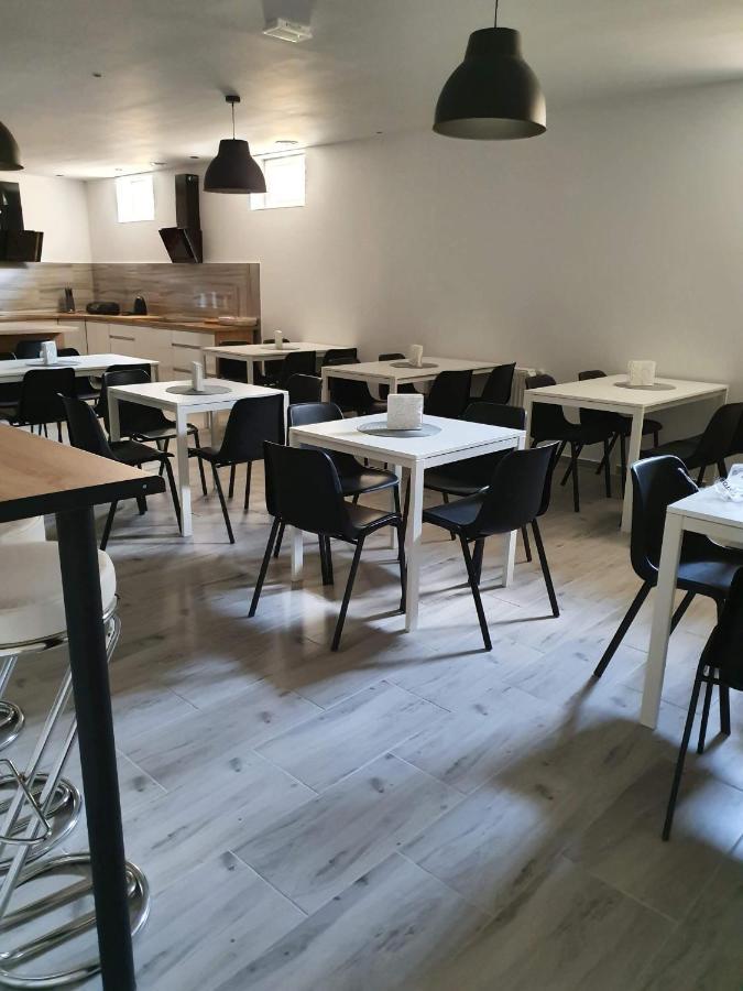 Hostel Polnocna 61 ソスノヴィエツ エクステリア 写真
